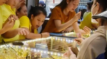 استقرار المعدن الأصفر.. سعر الذهب في فيتنام يسجل 181 مليون دونغ للأونصة